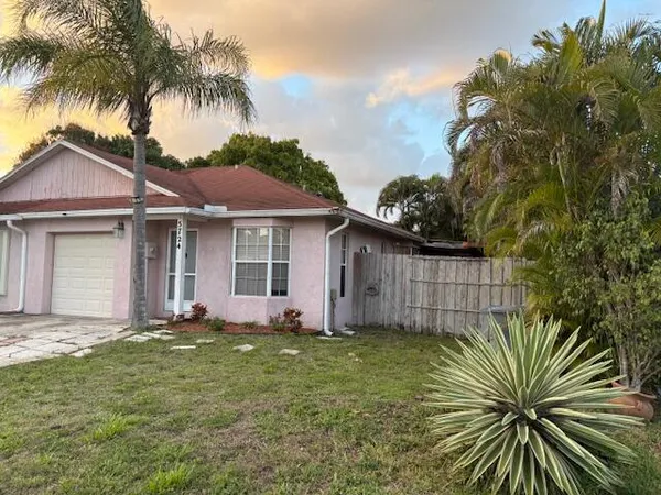 $2,300 | 5724 Boynton Crescent, Boynton Beach, FL 33437