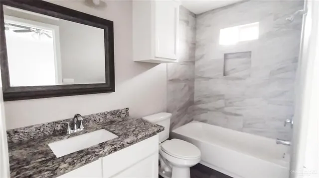 $1,100 | 701 Cathedral Hill, Unit 3, Edinburg, TX 78541