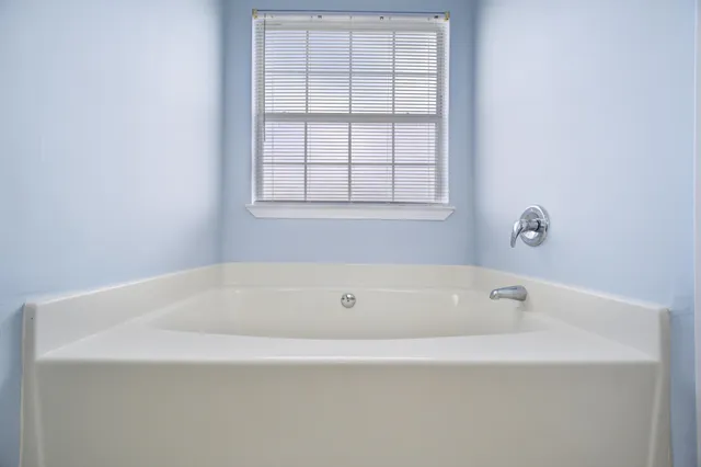 $284,900 | 2488 South Lakeview Drive, Crestview, FL 32536