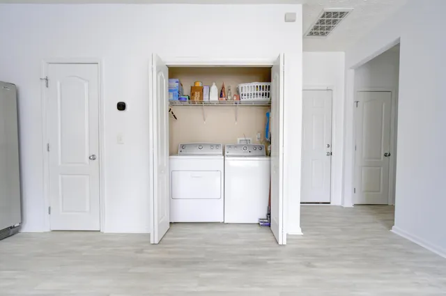 $284,900 | 2488 South Lakeview Drive, Crestview, FL 32536