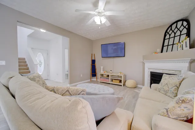 $284,900 | 2488 South Lakeview Drive, Crestview, FL 32536