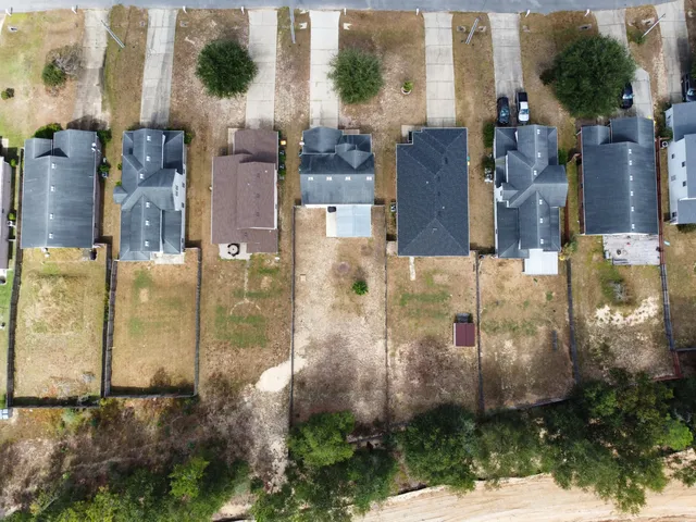 $284,900 | 2488 South Lakeview Drive, Crestview, FL 32536