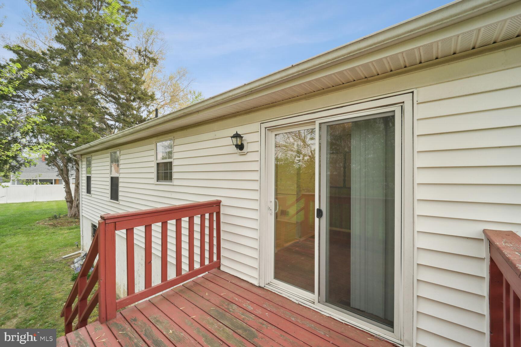 8105 Johnsam Road Clinton, MD 20735 - Photo 3 of 22 Deck