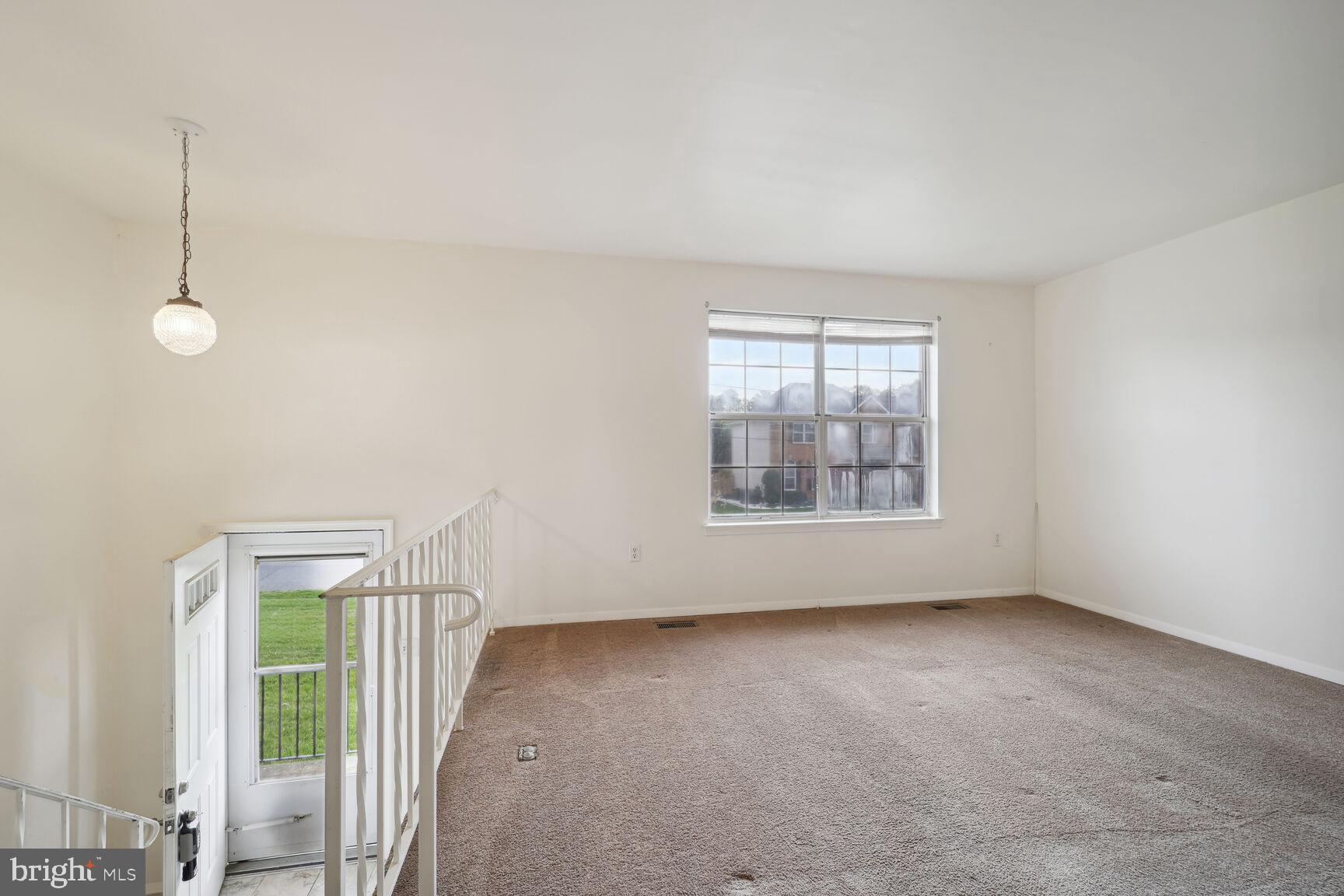 8105 Johnsam Road Clinton, MD 20735 - Photo 4 of 22 Living Room