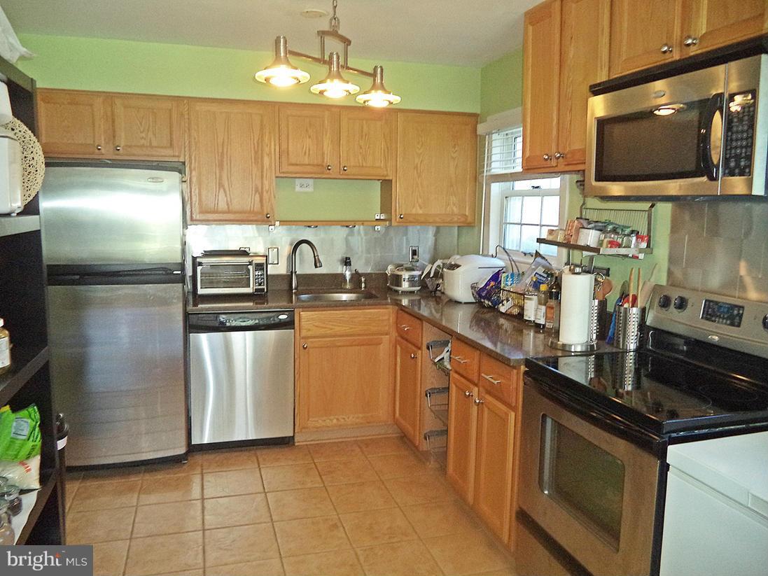 12714 Holdridge Road Silver Spring, MD 20906 - Photo 2 of 30 GORGEOUS GRANITES*Stainless-Steel