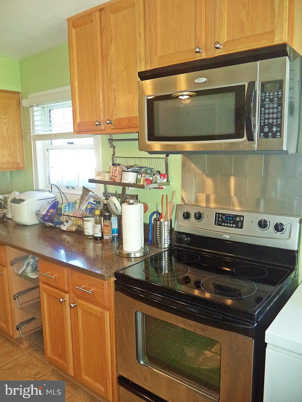 12714 Holdridge Road Silver Spring, MD 20906 - Photo 8 of 30 Built-In MICROWAVE, STAINLESS-STOVE !