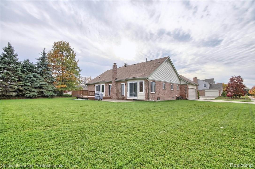 45718 Radnor Road Canton, MI 48187 - Photo 6 of 33 Beautiful Large Yard