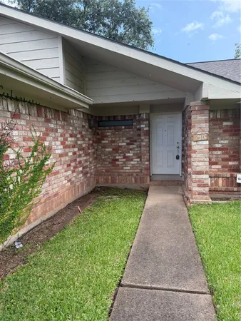 $2,000 | 2926 Colony Drive, Sugar Land, TX 77479