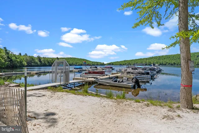 $1,020,000 | 440 Mountainwoods Drive, Lake Harmony, PA 18624