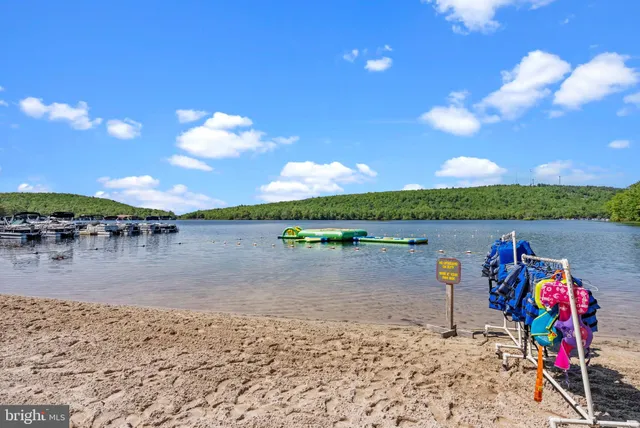 $1,020,000 | 440 Mountainwoods Drive, Lake Harmony, PA 18624