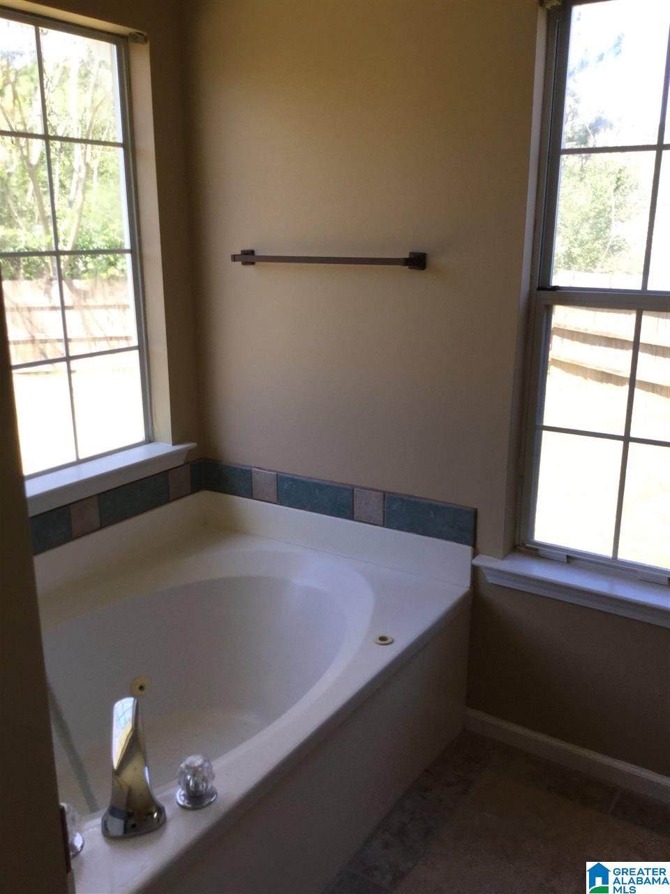 100 Lake Terrace Alabaster, AL 35007 - Photo 11 of 18