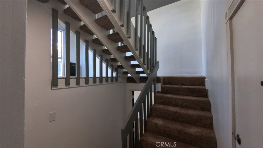 124 Buccaneer Street, Unit 1 Marina del Rey, CA 90292 - Photo 23 of 41 a view of entryway