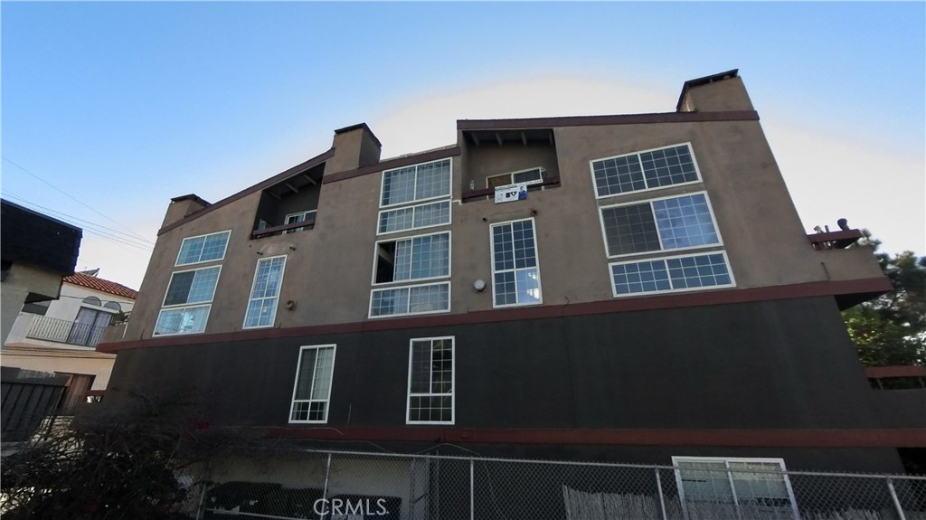 124 Buccaneer Street, Unit 1 Marina del Rey, CA 90292 - Photo 35 of 41 a building view