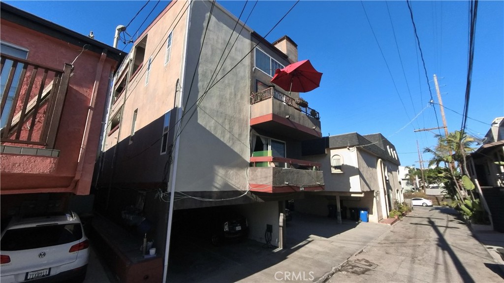 124 Buccaneer Street, Unit 1 Marina del Rey, CA 90292 - Photo 38 of 41 a view of entryway and hall