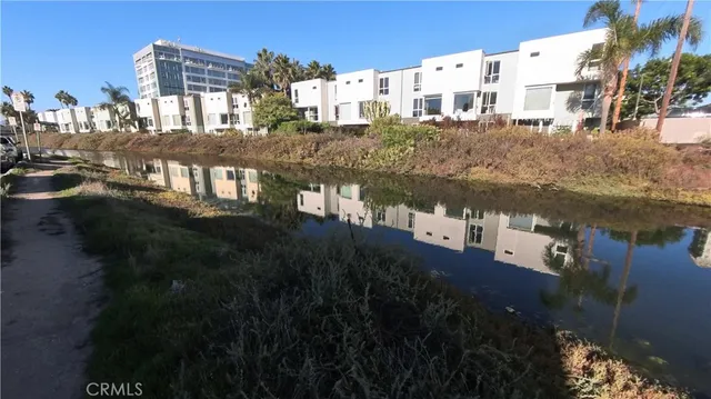 $4,795 | 124 Buccaneer Street, Unit 1, Marina del Rey, CA 90292