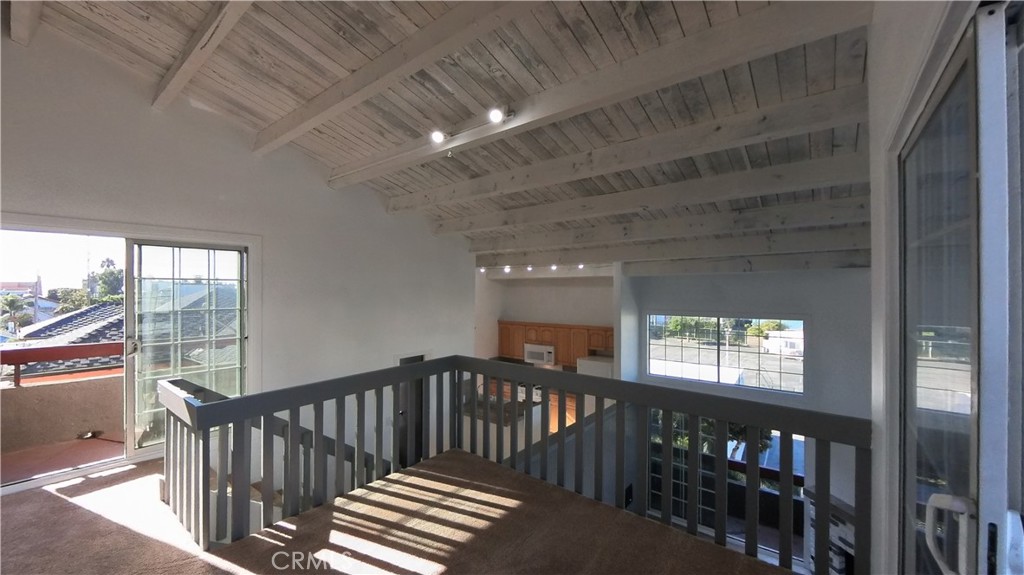 124 Buccaneer Street, Unit 1 Marina del Rey, CA 90292 - Photo 9 of 41 a view of entryway