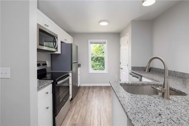 $2,000 | 121 Tell Street, Unit 3F, Providence, RI 02909