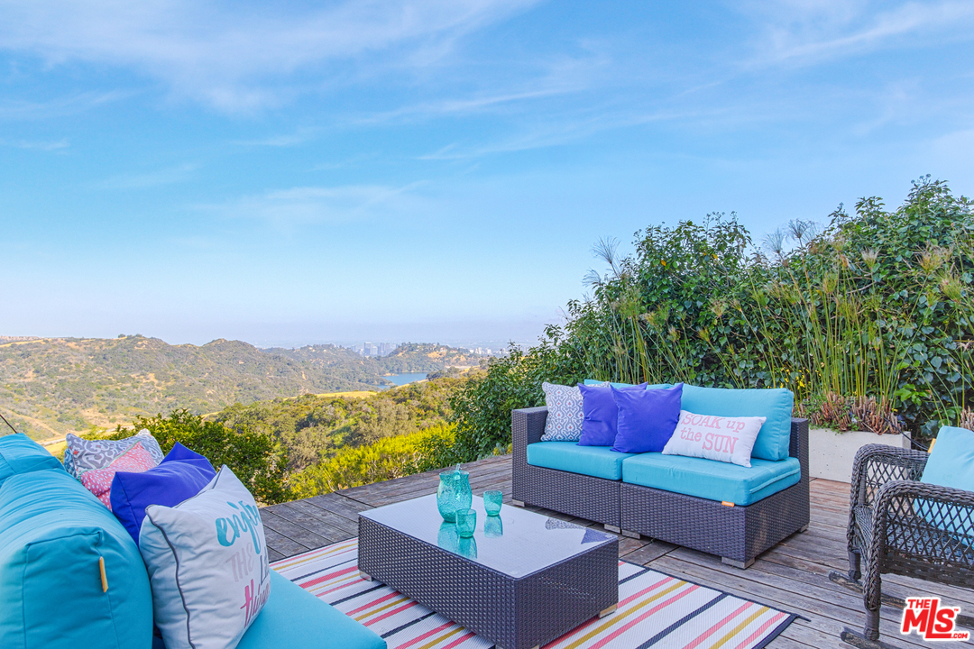 2580 Roscomare Road Los Angeles, CA 90077 - Photo 16 of 25