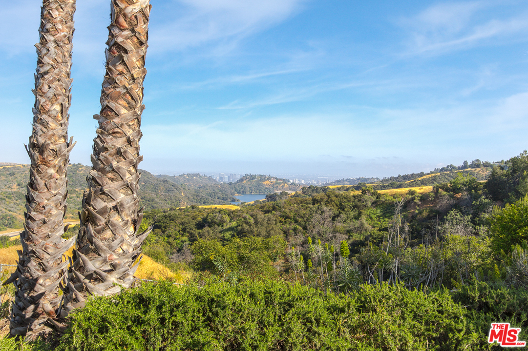 2580 Roscomare Road Los Angeles, CA 90077 - Photo 20 of 25