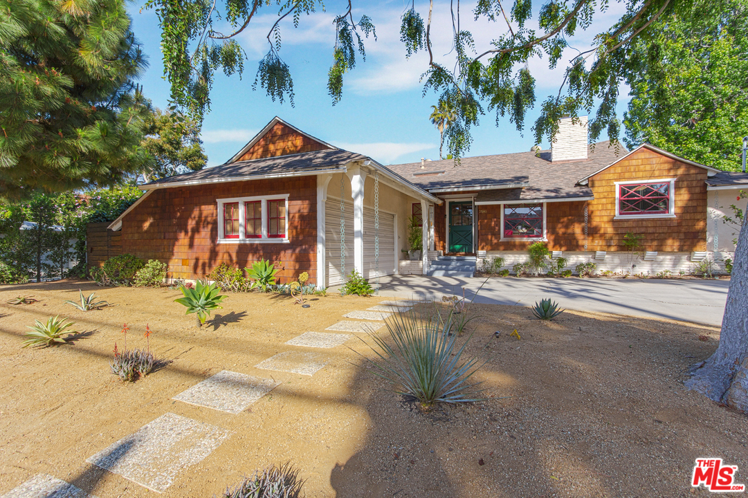 2580 Roscomare Road Los Angeles, CA 90077 - Photo 3 of 25