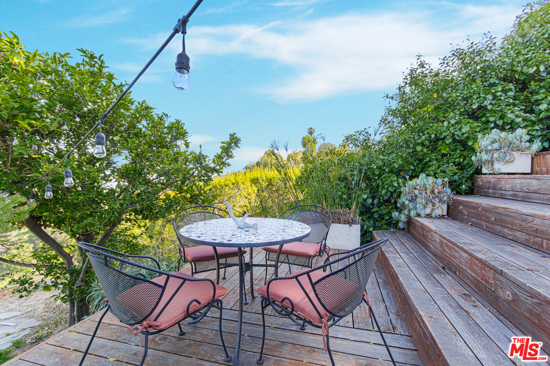 2580 Roscomare Road Los Angeles, CA 90077 - Photo 21 of 25