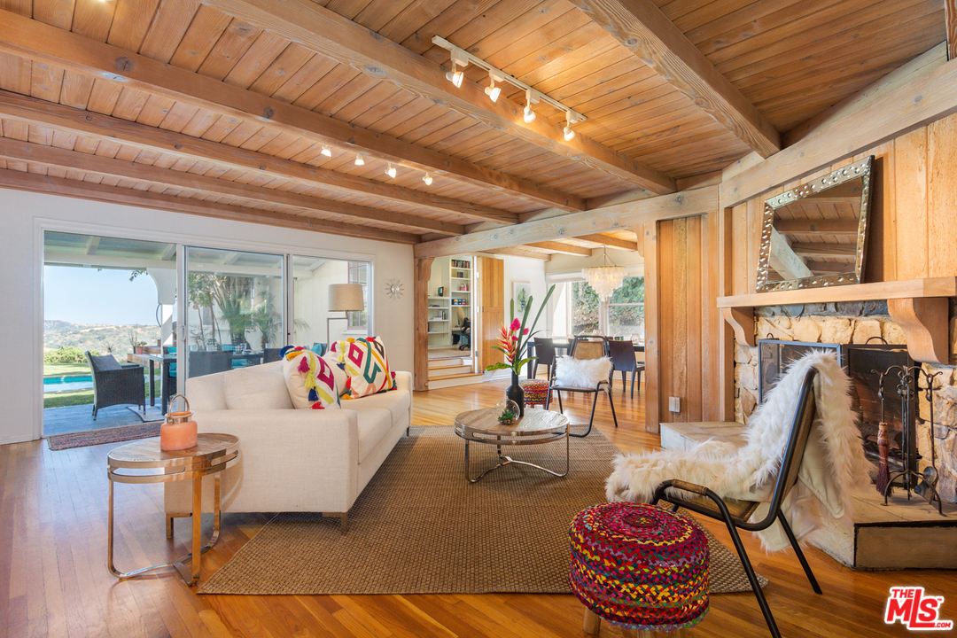 2580 Roscomare Road Los Angeles, CA 90077 - Photo 6 of 25