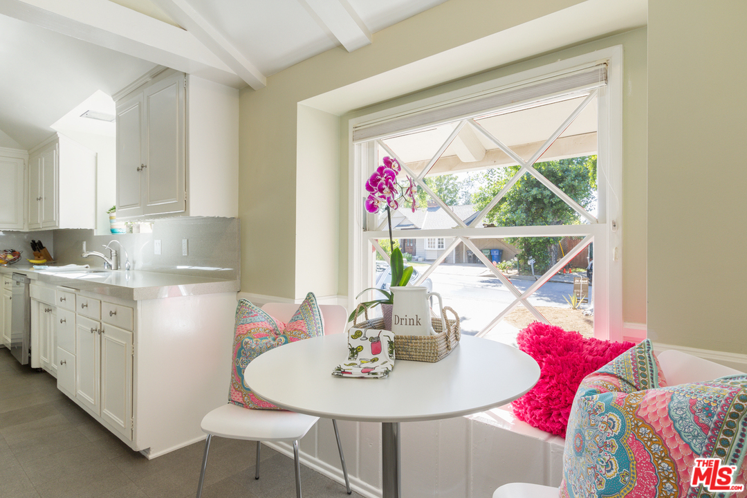 2580 Roscomare Road Los Angeles, CA 90077 - Photo 10 of 25