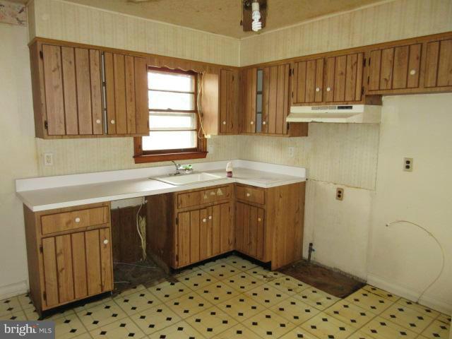 108 Charles Road Linthicum, MD 21090 - Photo 5 of 13 Kitchen