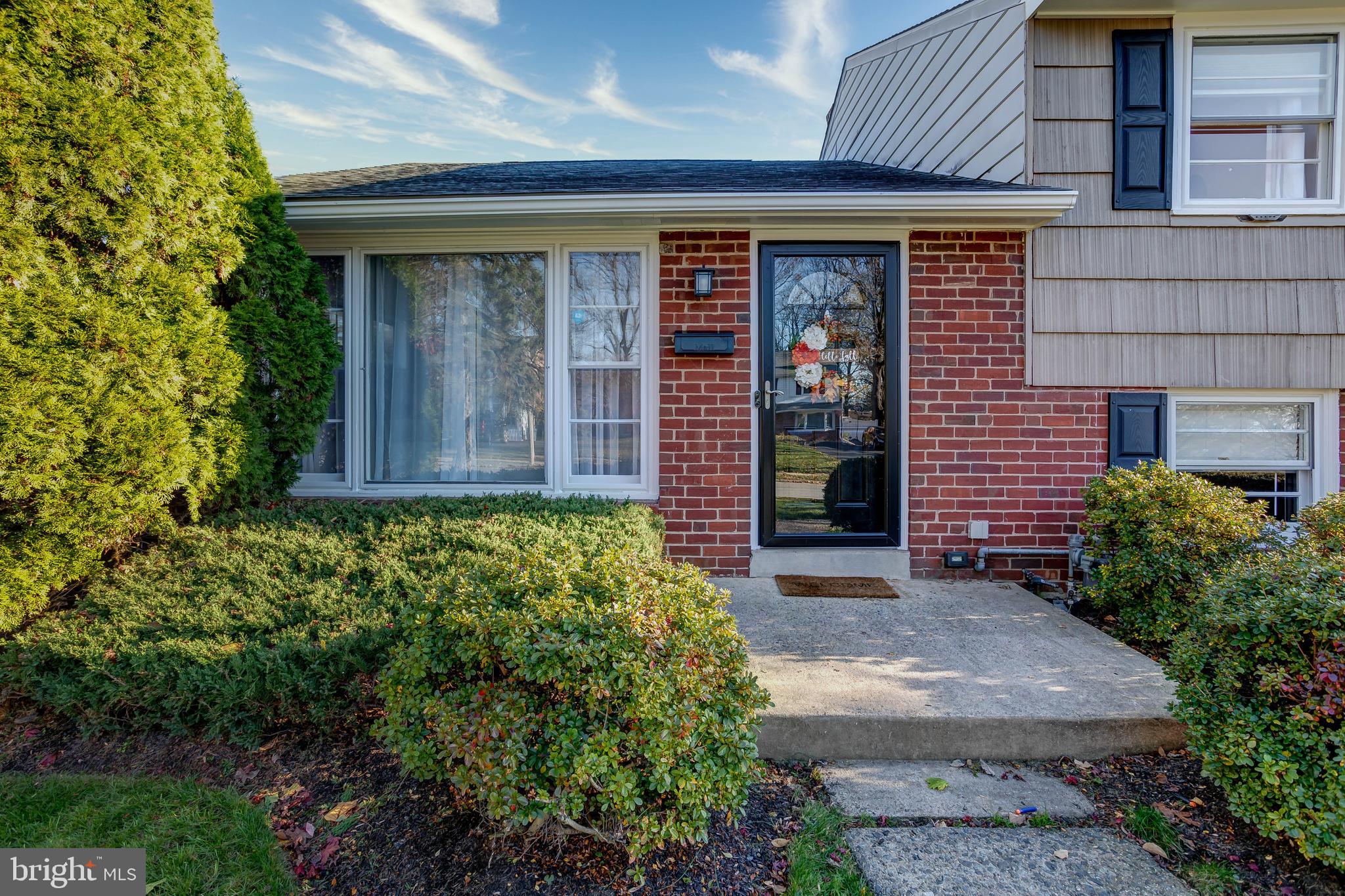 105 Longview Drive Springfield, PA 19064 - Photo 4 of 36