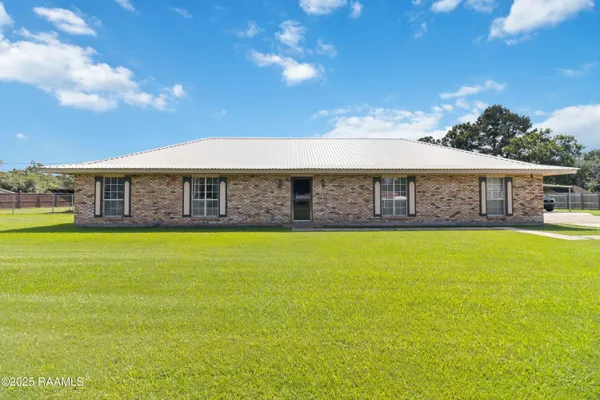 $215,000 | 300 Belmont Drive, Opelousas, LA 70570