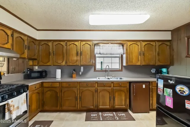 $215,000 | 300 Belmont Drive, Opelousas, LA 70570