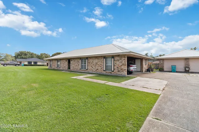 $215,000 | 300 Belmont Drive, Opelousas, LA 70570
