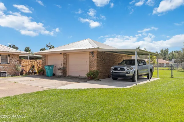 $215,000 | 300 Belmont Drive, Opelousas, LA 70570