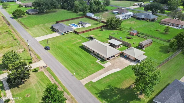$215,000 | 300 Belmont Drive, Opelousas, LA 70570