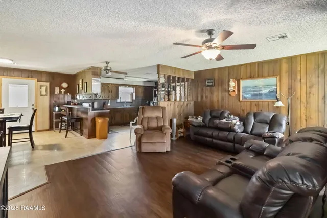 $215,000 | 300 Belmont Drive, Opelousas, LA 70570