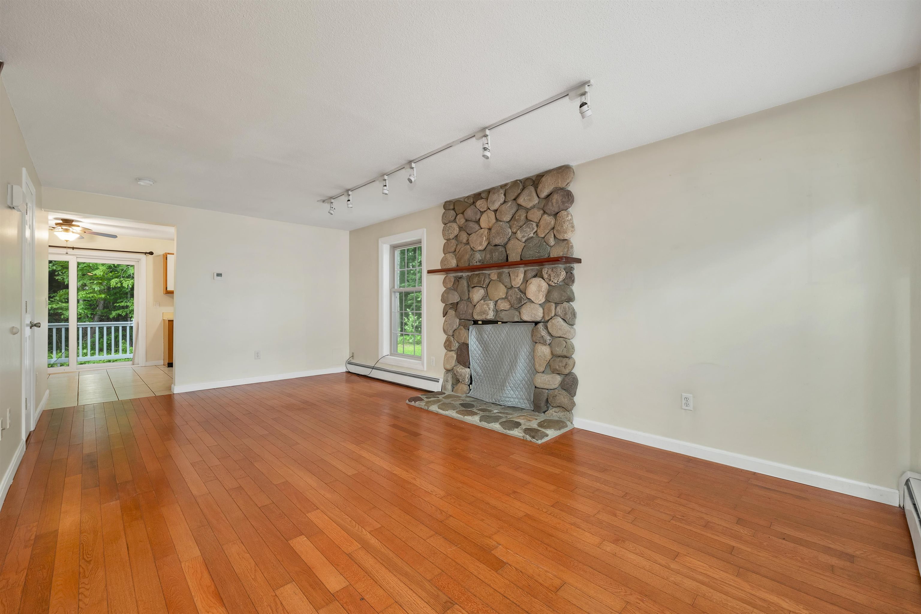 65 Woodland Green, Unit 65 Rochester, NH 03868 - Photo 11 of 49