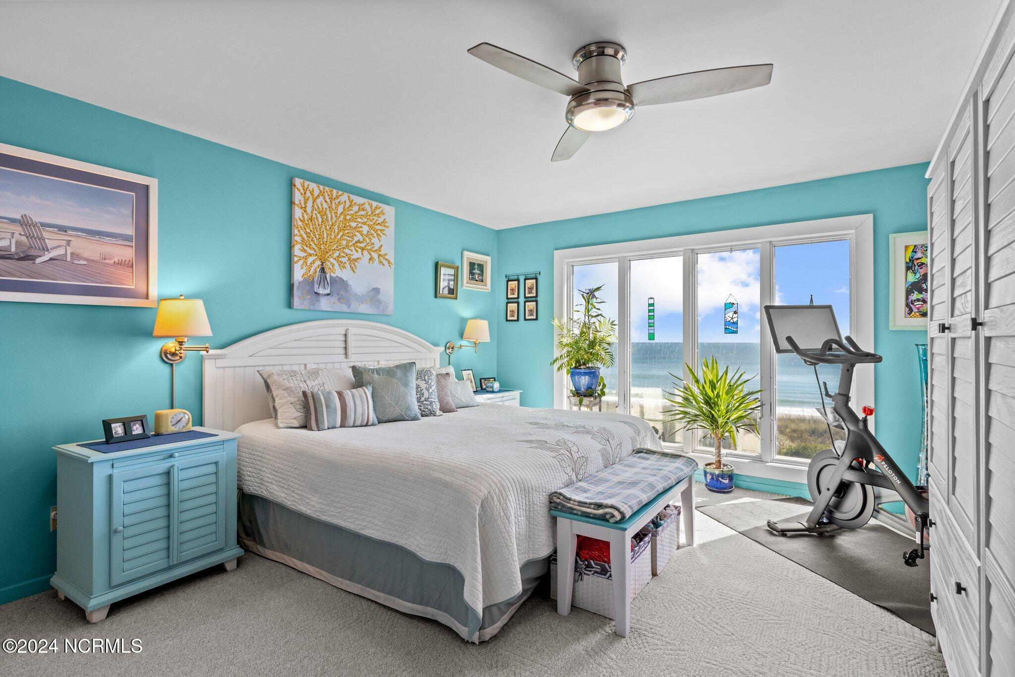 497 Salter Path Road, Unit B22 Pine Knoll Shores, NC 28512 - Photo 16 of 36 Primary bedroom