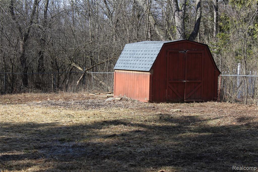 3401 Center Road Flint, MI 48506 - Photo 22 of 25