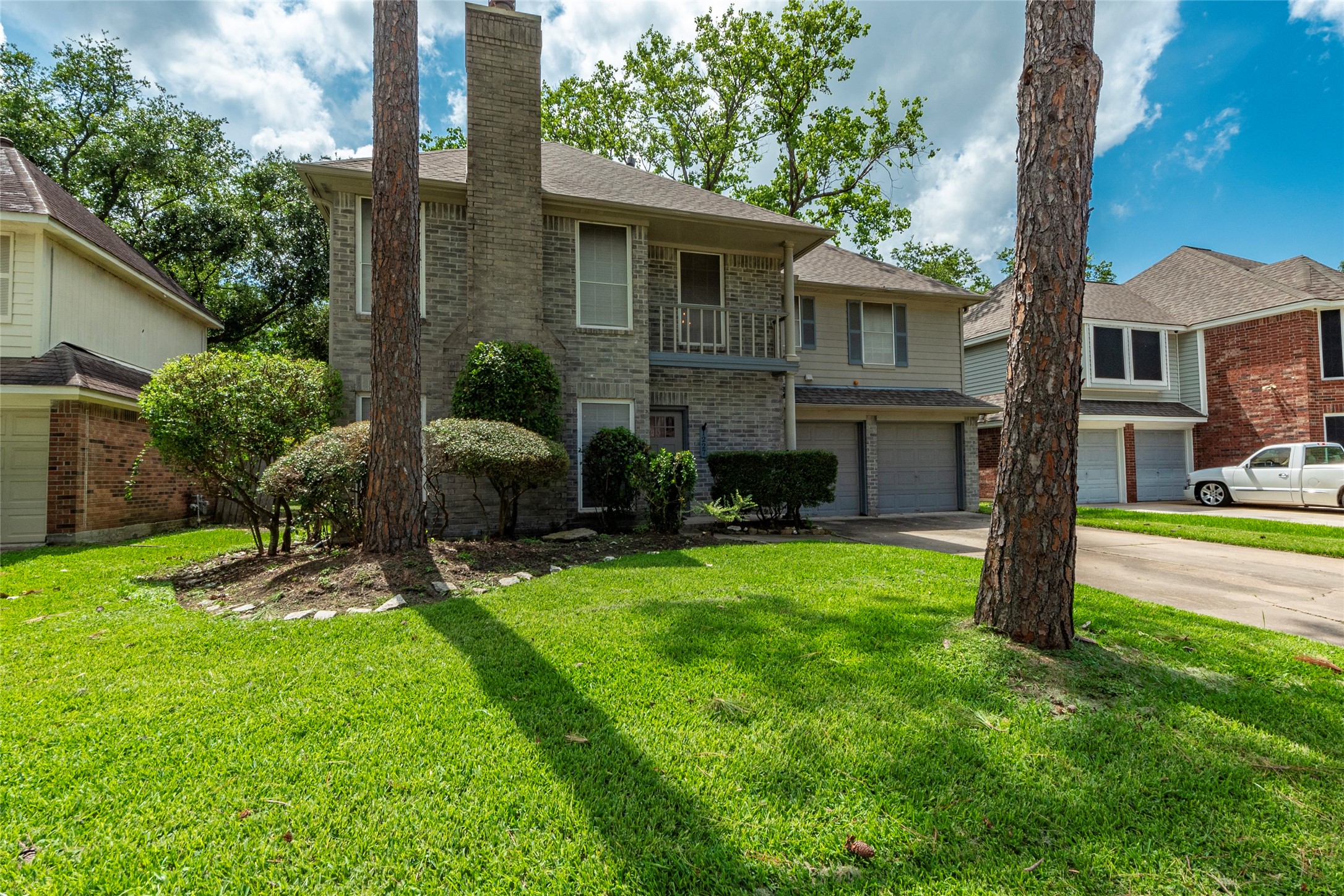 1227 Mabry Mill Road Houston, TX 77062 - Photo 2 of 39