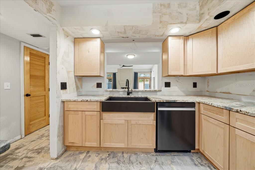 1733 Southeast 27th Loop Ocala, FL 34471 - Photo 14 of 53