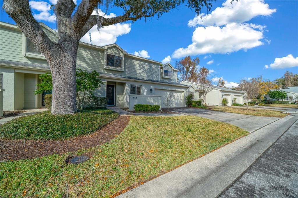 1733 Southeast 27th Loop Ocala, FL 34471 - Photo 3 of 53