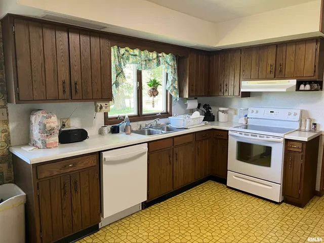 $250,000 | 12184 Clark Lane, Arenzville, IL 62611