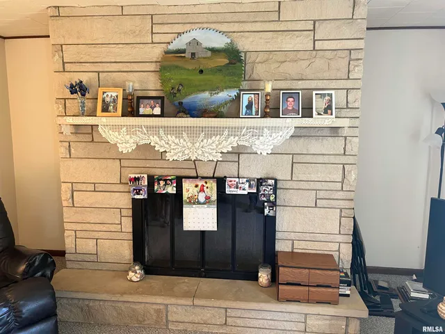 $250,000 | 12184 Clark Lane, Arenzville, IL 62611