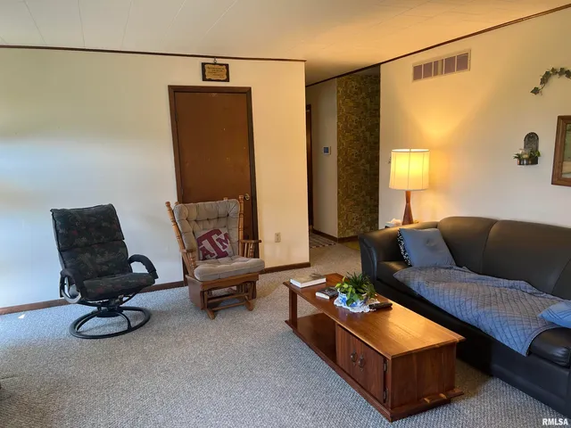 $250,000 | 12184 Clark Lane, Arenzville, IL 62611