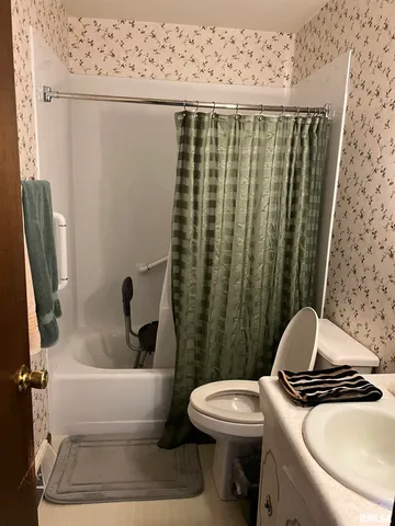 $250,000 | 12184 Clark Lane, Arenzville, IL 62611