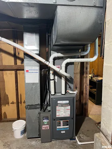 $250,000 | 12184 Clark Lane, Arenzville, IL 62611