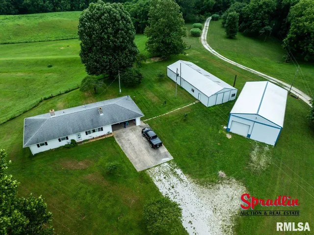 $250,000 | 12184 Clark Lane, Arenzville, IL 62611