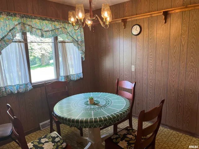 $250,000 | 12184 Clark Lane, Arenzville, IL 62611