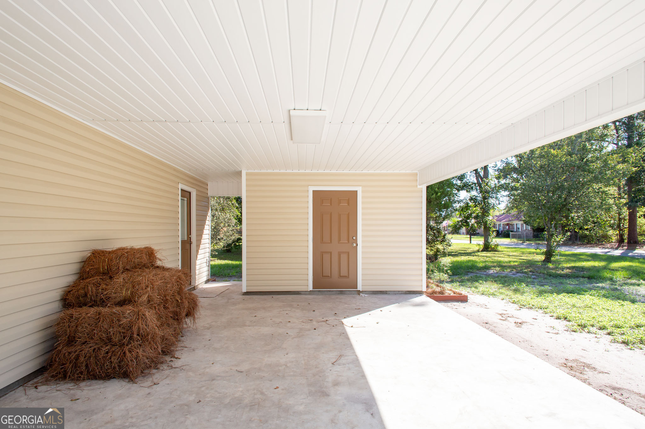 2350 Edgewood Street Waycross, GA 31501 - Photo 3 of 27 a view of a house with backyard and garden