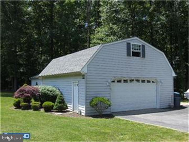 1033 Kirk Road Garnet Valley, PA 19060 - Photo 24 of 25 Garage